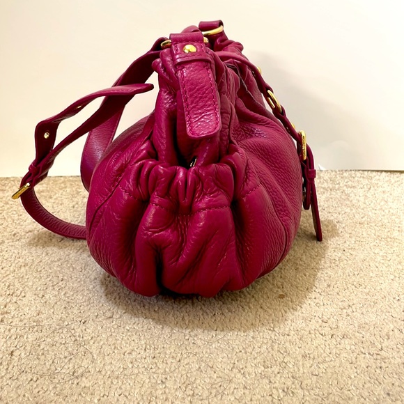 Michael Kors Pink / Purple Pebble Leather Crossbody With Gold Hardware - Picture 4 of 13